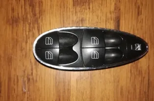 MERCEDES-BENZ E-Class W211/S211 (2002-2009) Vypínač pravého predného dverového okna a2118213679 23798494