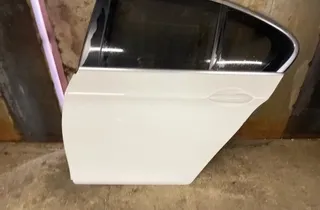 BMW 5 Series F10/F11 (2009-2017) Задняя левая дверь, вертикальная отделка 9628755 31211311