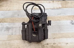 BMW 5 Series F10/F11 (2009-2017) Zadný pravý brzdový strmeň 32345699 33998614