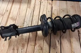 FIAT 500 2 generation (2008-2024) Pravý predný tlmič nárazov 68081018AB 33996179