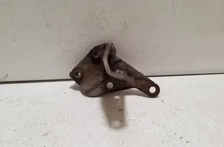 VOLKSWAGEN Passat B8 (2014-2023) Držiak výfukového závesu 04L131561J 33060653