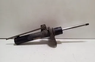 VOLKSWAGEN Passat B8 (2014-2023) Pravý predný tlmič nárazov 3Q0413031BN 33063528