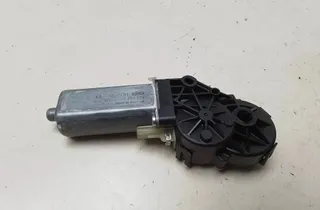 VOLKSWAGEN Passat B7 (2010-2015) Motor ovládania pravého predného sedadla 0390203225 34198668