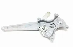 HYUNDAI i20 PB (1 generation) (2008-2014) Стеклоподъемник задней правой двери 33558682