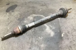 PEUGEOT 2008 2 generation (2019-2023) Pravý predný hnací hriadeľ 9677476680,1611524080 33803947