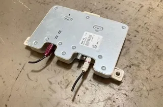 BMW 6 Series E63/E64 (2003-2010) Zosilňovač antény na kufri 6943023,21367510 33806334