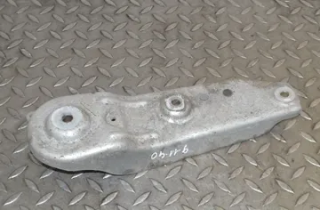 BMW 6 Series F06/F12/F13 (2010-2018)  Правые боковые траверсы ушей 6776150 13333229