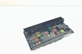 BMW 7 Series F01/F02 (2008-2015) Poistková skrinka 9234421 33652951