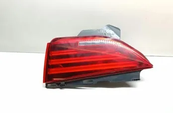 BMW 5 Series Gran Turismo F07 (2010-2017) Pravé zadné svetlo na kufri 33662670