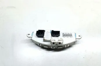 BMW 3 Series F30/F31 (2011-2020) Relé ventilátora 9276112 33663389