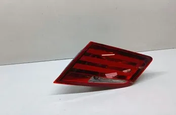 BMW 5 Series F10/F11 (2009-2017) Pravé zadné svetlo na kufri 7203226 33676189