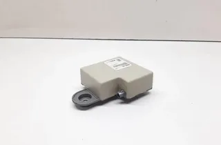 BMW X5 E70 (2006-2013) Zosilňovač antény na kufri 6935024 33681203