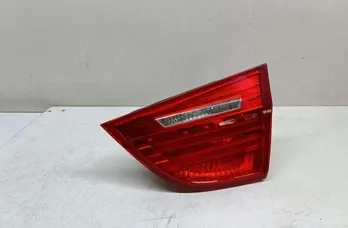 BMW 3 Series E90/E91/E92/E93 (2004-2013) Pravé zadné svetlo na kufri 4871734 33681306