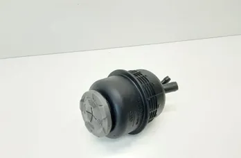 AUDI A4 B8/8K (2011-2016) Nádrž na posilňovač riadenia 33697231