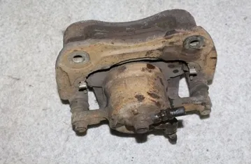 TOYOTA RAV4 3 generation (XA30) (2005-2012) Супорт тормозов передний левый 33282144