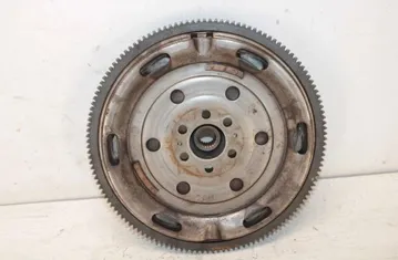 AUDI A4 B8/8K (2011-2016) Setrvačník BFB,06B105317 33299012