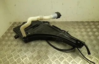 MASERATI Ghibli 3 generation (2013-2024) Nádrž na ostrekovač okien 670001648 33567087