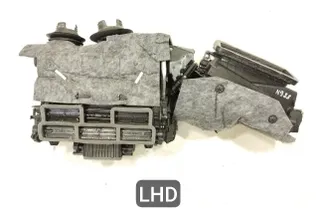 PORSCHE Taycan 1 generation (2019-2023) Otvory na vetranie na prístrojovej doske 972907521C 33709624