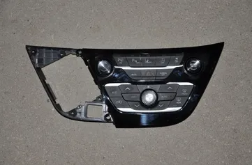 CHRYSLER Pacifica 2 generation (RU) (2016-2023) Climate control unit 6UX681X8AA 34511073