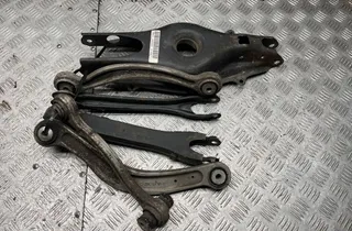 MERCEDES-BENZ C-Class W204/S204/C204 (2004-2015) Pravé zadné rameno trojhranného ramena 2043502908 33826707
