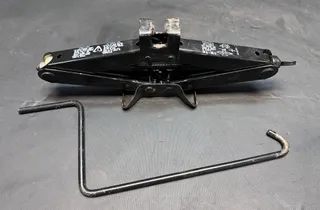 TOYOTA Avensis 2 generation (2002-2009) Zdvihák 0911105010 33579894