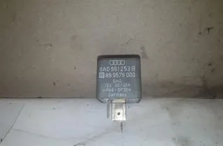 AUDI A6 C4/4A (1994-1997) Fuel pump relay 899578000,8A0951253B 25493036