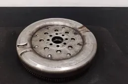 VOLKSWAGEN Tiguan 2 generation (2016-2024) Маховик 33133138