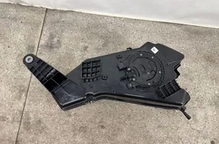 BMW X5 G05/G18 (2018-2024) AdBlue nádrž 8740279 33556622