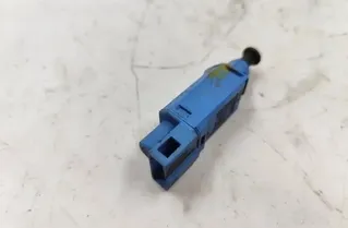 VOLKSWAGEN Passat B4 (1993-1997) Senzor spojkového pedálu 1H0927189 27177368