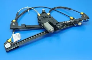 RENAULT Chevelle Стеклоподъемник передней правой двери 33720230