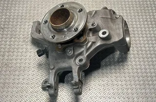 VOLVO XC60 2 generation (2017-2024) Zadný ľavý náboj kolesa 31658319 33893594