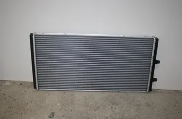 BMW i8 I12 (2013-2017) Klimatizačný chladič 2284608, 17112284608 34214963