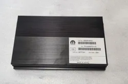 DODGE Challenger 3 generation (2008-2024) Zosilňovač zvuku 68549149AA 30651581