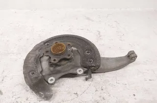 BMW 5 Series G30/G31 (2016-2023) Ľavý predný náboj kolesa 33511593