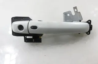 SUZUKI Swift 3 generation (2004-2010) Наружная ручка передней левой двери 33920028