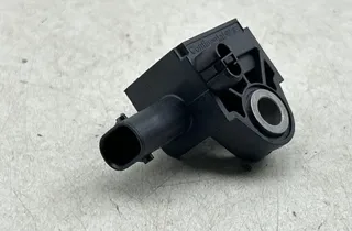CHRYSLER Pacifica 2 generation (RU) (2016-2023) Rear Right Impact Sensor 53312250,68185746AA 34108939