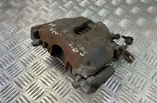 AUDI A4 B7/8E (2004-2008) Pravý predný strmeň brzdy 34091895