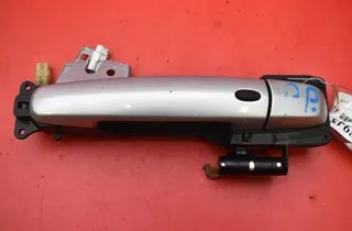 SUZUKI SX4 1 generation (2006-2014) Pravé predné dvere vonkajšia kľučka 33533143