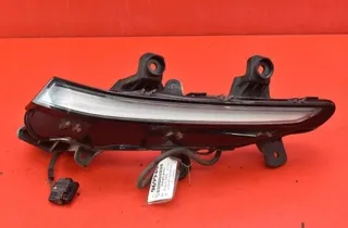 PEUGEOT 2008 2 generation (2019-2023) Противотуманка бампера передняя правая 9824241180 33924019