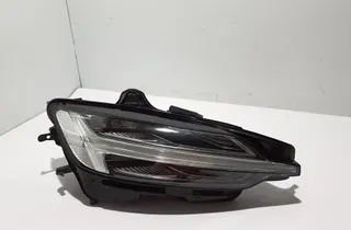 VOLVO V60 2 generation (2018-2023) Фара передняя правая 32314179 33559614