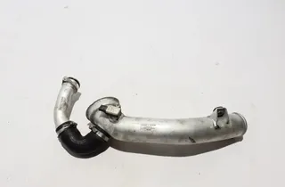 MERCEDES-BENZ AMG GT C190 (2014-2023) Pravá strana hadice medzichladiča A2560980207 33731699