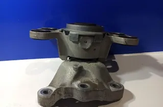 VOLVO S60 2 generation (2010-2020) Držiak motora na ľavej strane 31401744 13145753