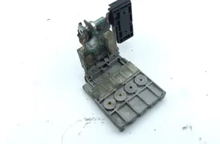 CITROËN C-Crosser 1 generation (2007-2013) Предохранитель батареи 33620137