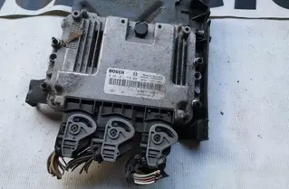 RENAULT Megane 2 generation (2002-2012) Riadiaca jednotka motora 919,660,281,000,003 21491192