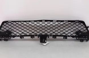 MERCEDES-BENZ C-Class W204/S204/C204 (2004-2015) Predný dolný mriežka A2048851324 18808194