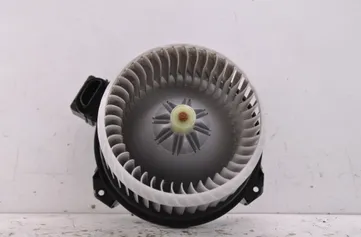 TOYOTA Yaris 3 generation (2010-2019) Нагревательный вентиляторный моторчик салона 33715365