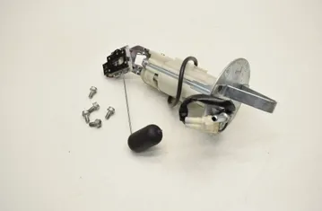 SUZUKI GSX-R Palivové čerpadlo 15100-14J00 32800462