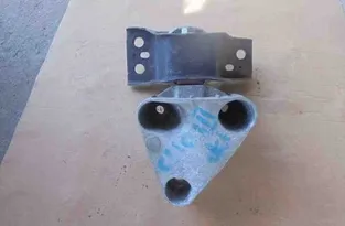 RENAULT Clio 3 generation (2005-2012) Predný motorový nosník 8200477151 32468979