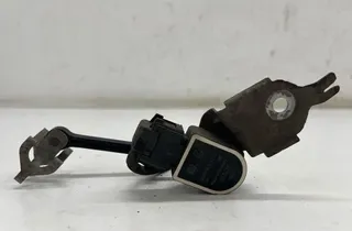 MERCEDES-BENZ C-Class W205/S205/C205 (2014-2023) Ľavý predný snímač hladiny A0009053704 33871115