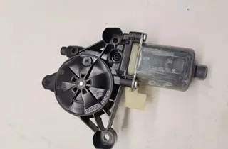 PORSCHE Macan 1 generation (2013-2023) Motor regulátora okna ľavých predných dverí 5Q0959802 34134446